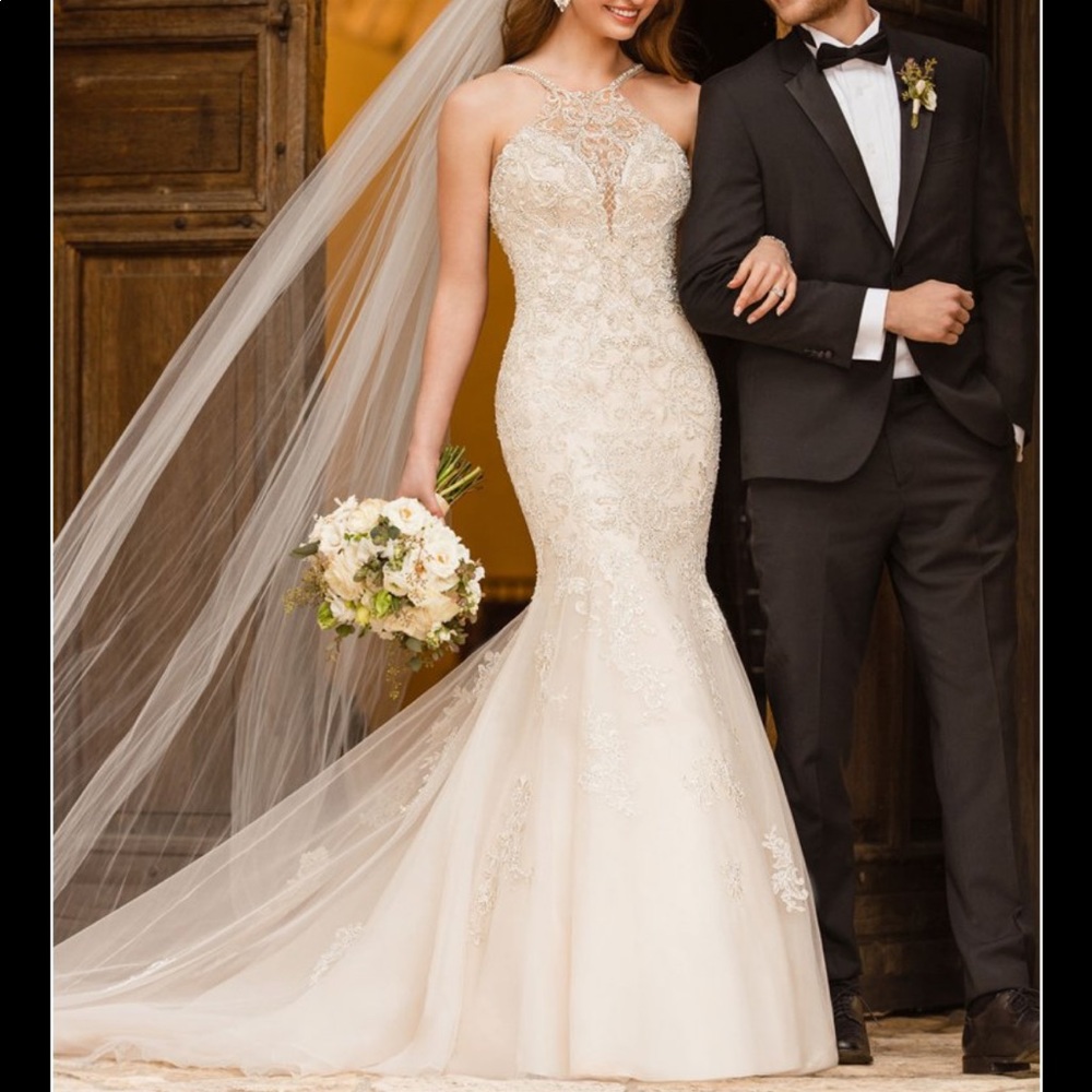 Size 12/14 Essence of Australia Wedding Gown D2403